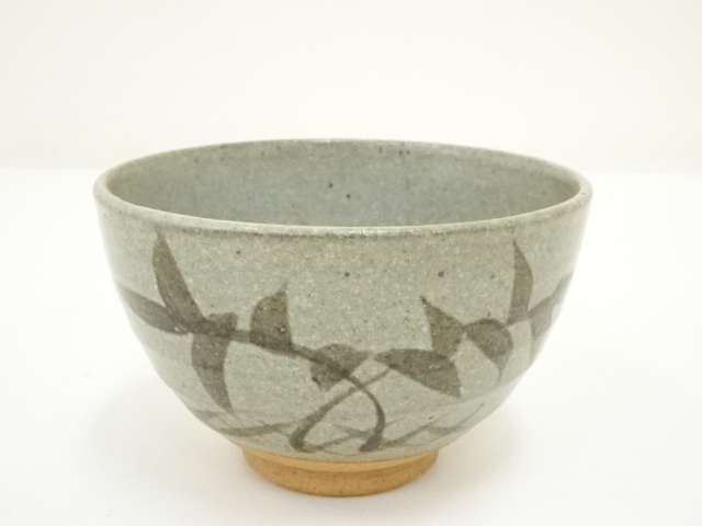 ①作家物 鉄絵草文茶碗 茶道具 道具 ] - 道具 作家物 鉄絵茶碗ネットショップ圭 netshop Kei | 古美術